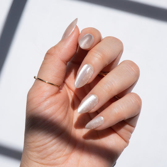 Luxurious Subtle Sparkle: Elevate Your Style with Velvet Champagne Gel Press-Ons