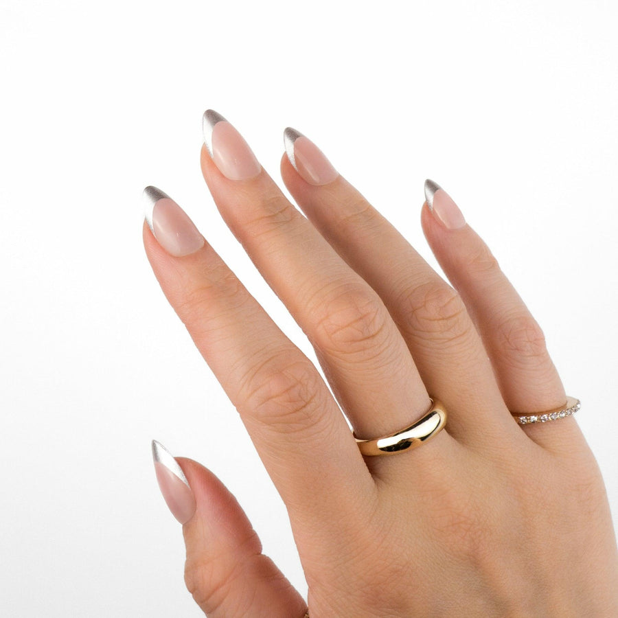 Silver Lining - Press On Nails Short Almond Natural Looking Fake Nails Frst Class Beauty