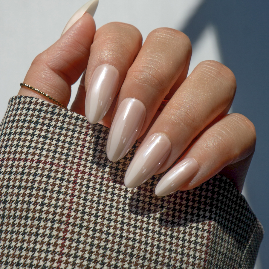 Hailey (Pearl) - Press On Nails Short Almond Natural Looking Fake Nails Frst Class Beauty